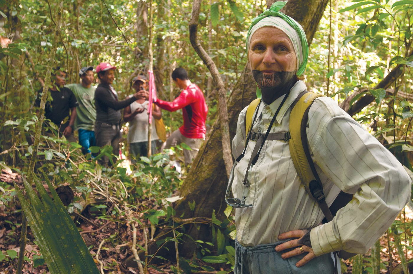 Catherine Potvin liderando un equipo con miembros de la Comarca Guna Yala de Madugandi, en el este de Panamá en 2013. Foto: Sean Mattson